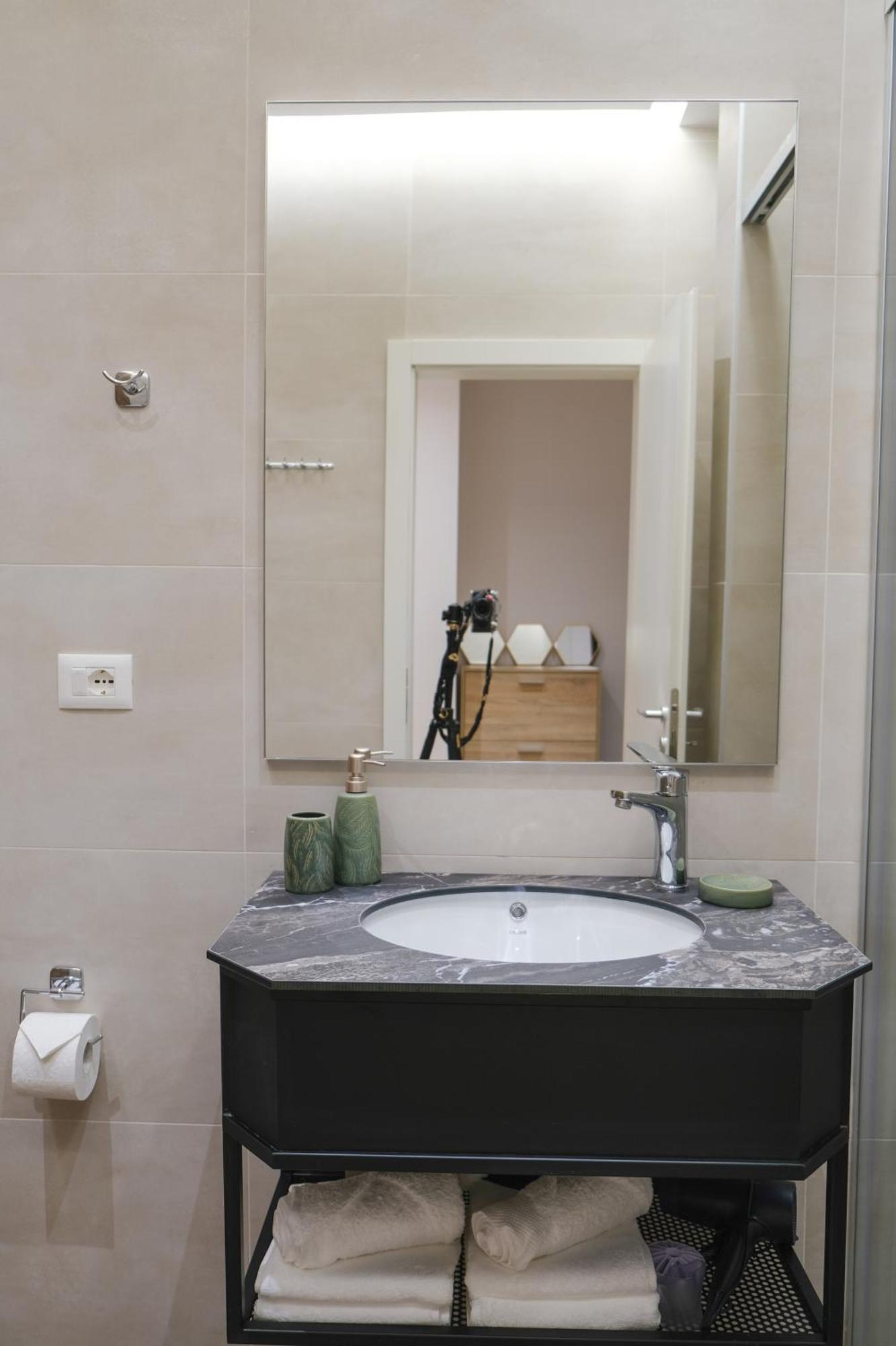 Apartment Lindi's 4/7 Tirana