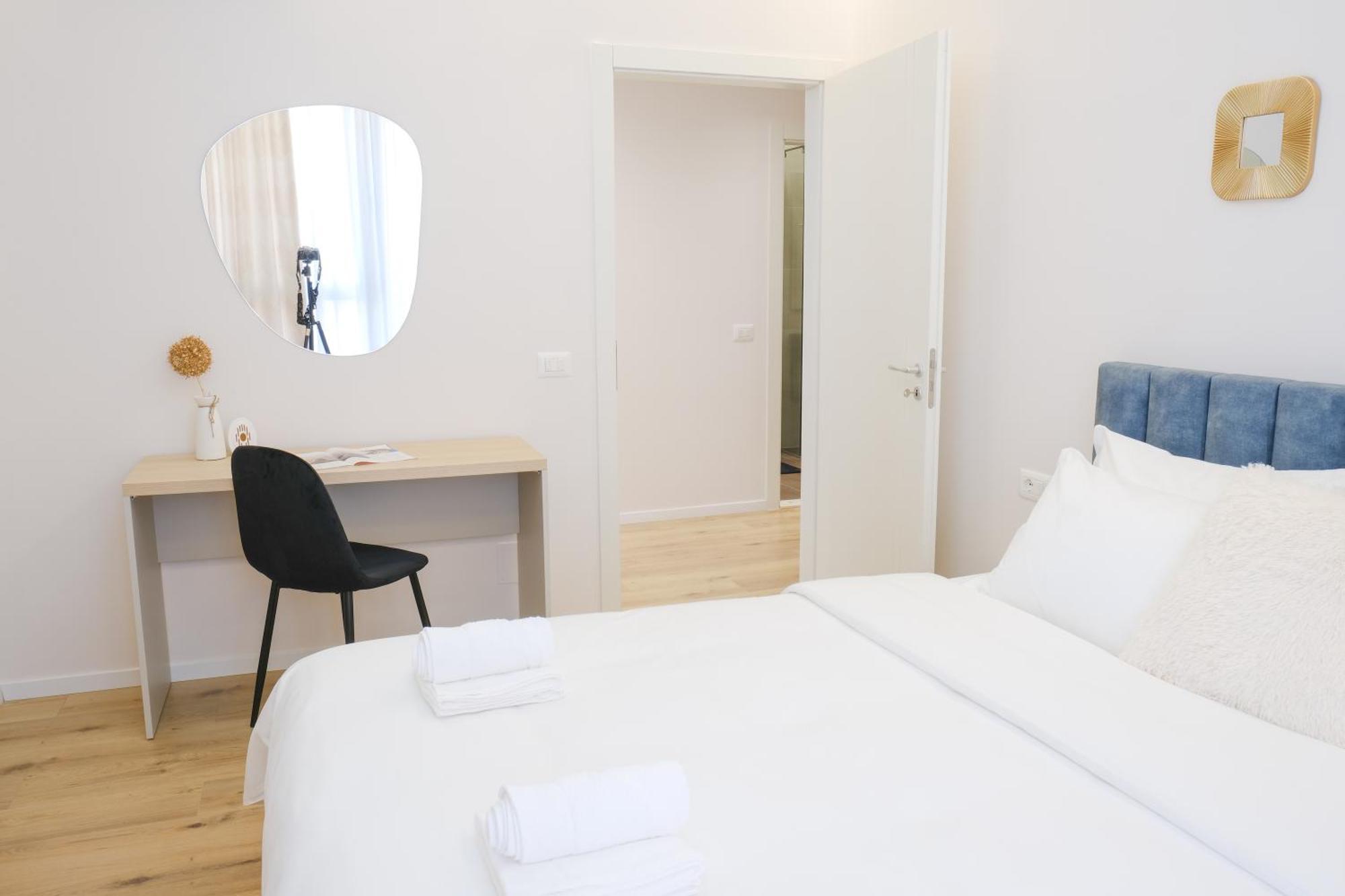 Apartment Lindi's 4/7 Tirana